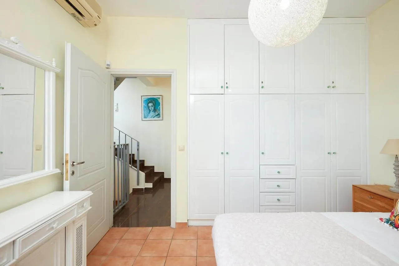 Seafront Villa Longobardi Chania